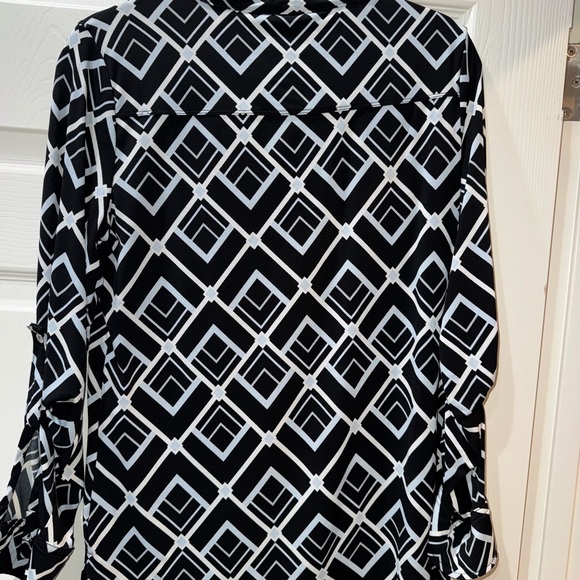 Dana Buchman Geometric Women's Blouse - Picture 2 of 3